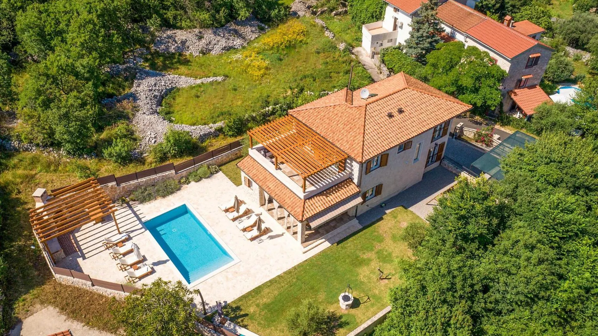 Villa Lulu Gostinjac 펜션